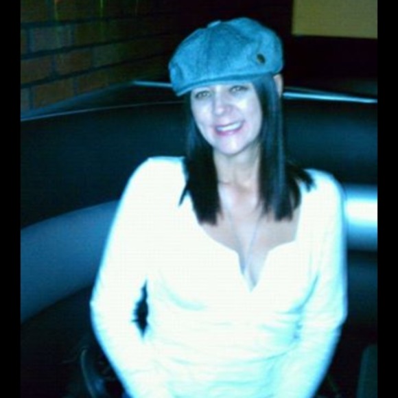 Meet your Posher, Kim - Picture 1 of 1